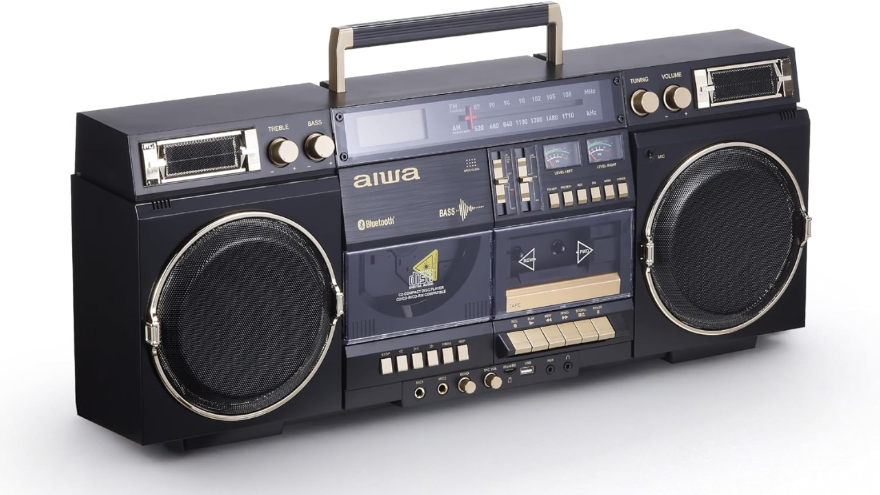 aiwa BackTrack Boombox Review: Retro with Bluetooth
