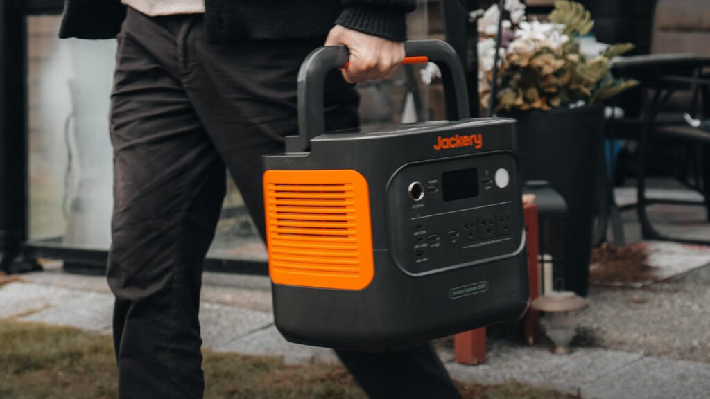 Jackery Explorer 2000 v2