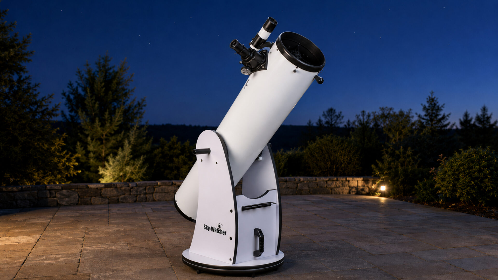 SKY-WATCHER CLASSIC 200P - HERO